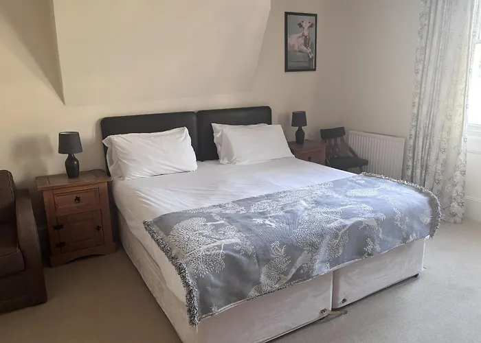 The Sheldon B&B - Free Private Parking