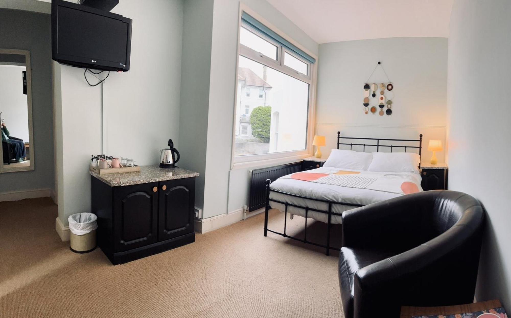 The Sheldon - Free Private Parking Bed & Breakfast Eastbourne