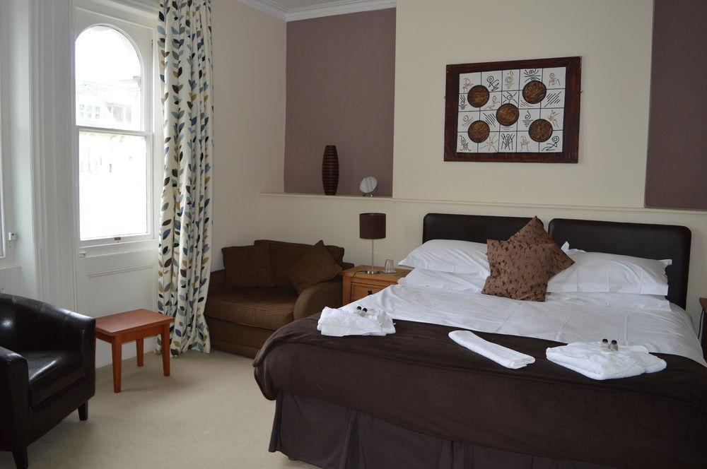 The Sheldon - Free Private Parking Bed & Breakfast 4*