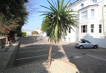The Sheldon - Free Private Parking Bed & Breakfast 4*