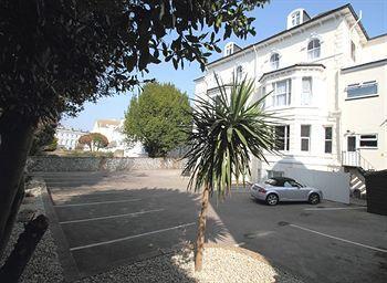 The Sheldon - Free Private Parking Bed & Breakfast 4*